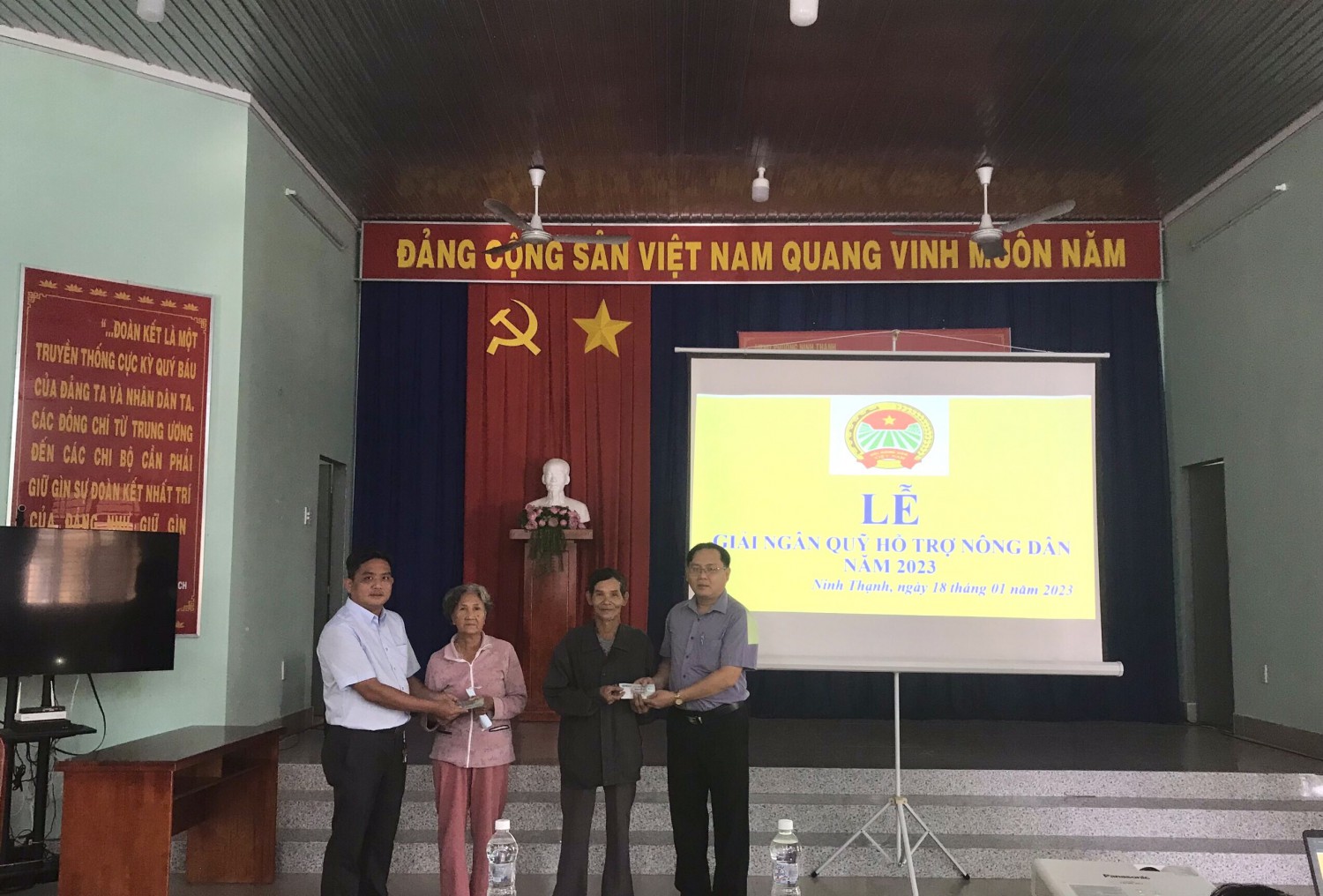 Hội Nông dân phường Ninh Thạnh tổ chức lễ giải ngân vốn Quỹ hỗ trợ Nông dân năm 2023