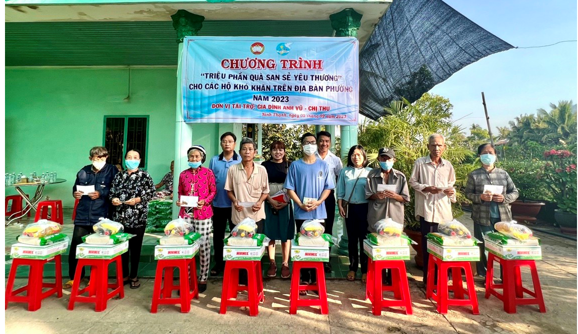 Hội LHPN phường Ninh Thạnh, Thành phố Tây Ninh phối hợp tổ chức chương trình “Triệu phần quà san sẻ yêu thương” cho hộ khó khăn trên địa bàn phường năm 2023.