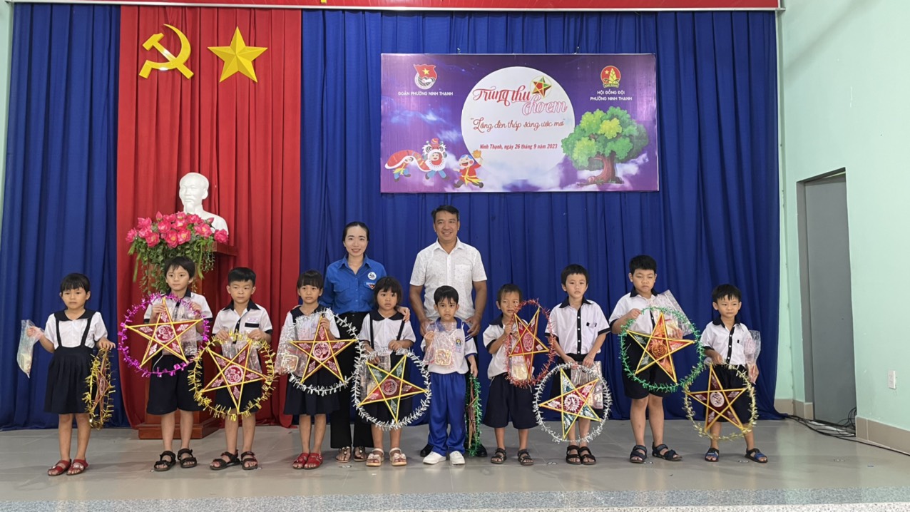 Đoàn Thanh niên - Hội đồng Đội phường Ninh Thạnh tổ chức chương trình “ Trung thu cho em” năm 2023.
