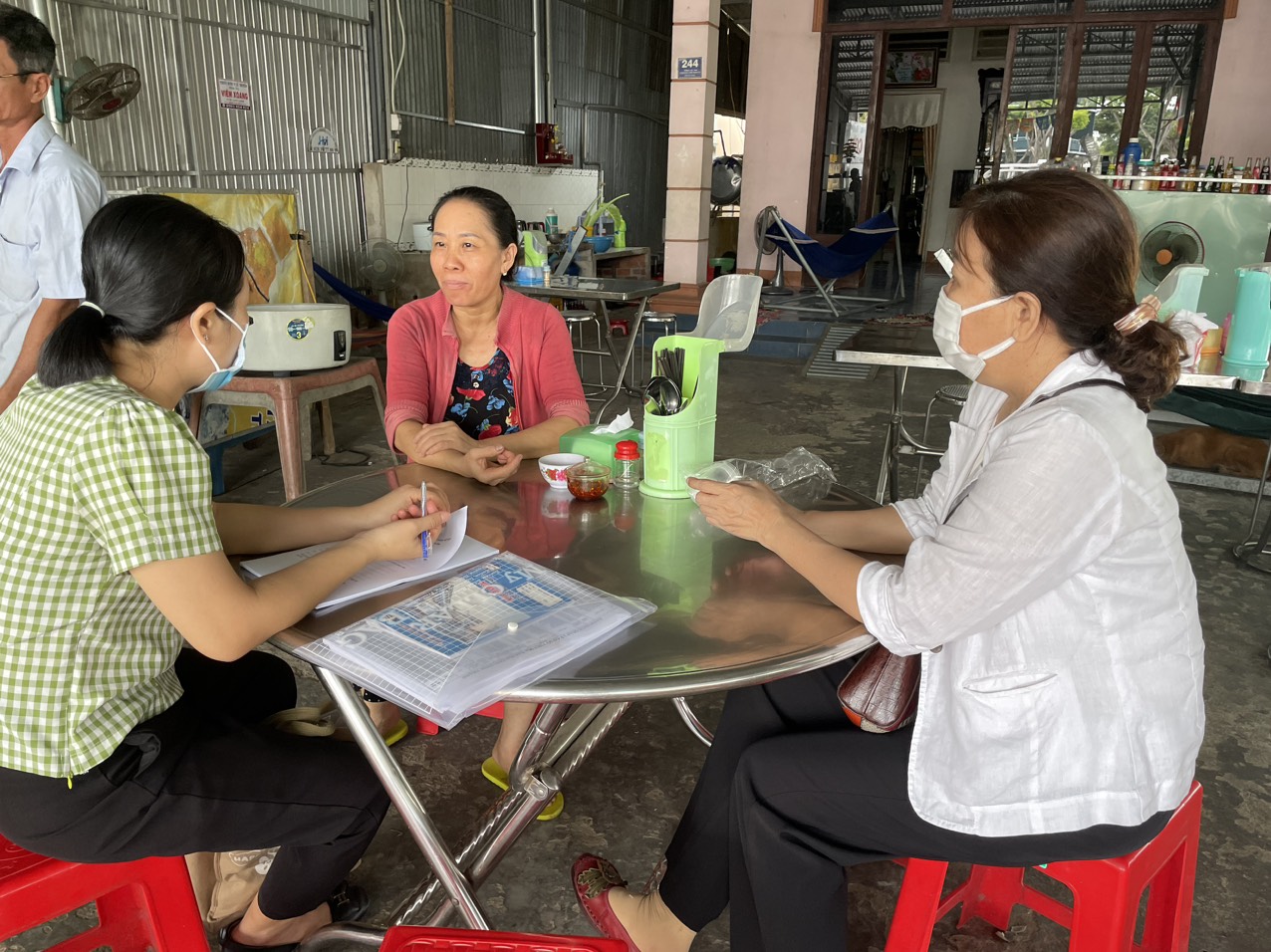 Đoàn kiểm tra liên ngành vệ sinh an toàn thực phẩm phường Ninh Thạnh tiến hành kiểm tra về vệ sinh an toàn thực phẩm trên địa bàn phường