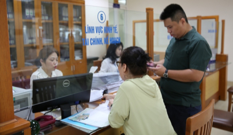 Chuyển 100% biên chế cấp huyện để bố trí ở cấp xã, có thể tăng cường cán bộ cấp tỉnh về xã