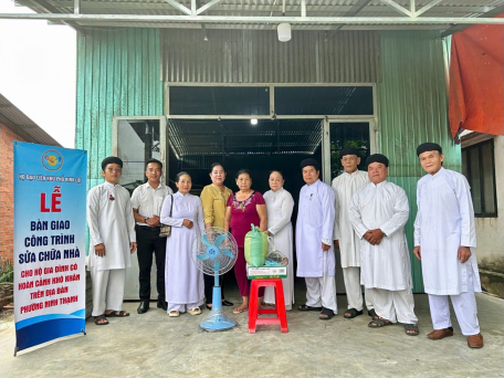 Tổ chức Lễ bàn giao công trình sửa chữa nhà tình thương cho hộ gia đình có hoàn cảnh khó khăn