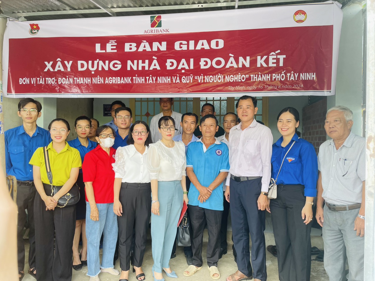 Phường Ninh Thạnh: Trao nhà đại đoàn kết chào mừng Đại hội Đại biểu Mặt trận Tổ quốc Việt Nam các cấp, nhiệm kỳ 2024-2029