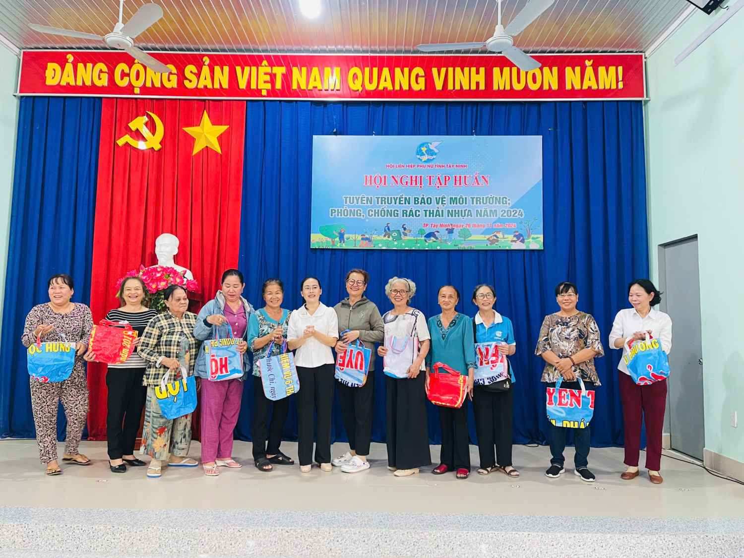 Hội Liên hiệp Phụ nữ Tỉnh Tây Ninh tổ chức tập huấn tuyên truyền bảo vệ môi trường; phòng, chống rác thải nhựa năm 2024 tại phường Ninh Thạnh