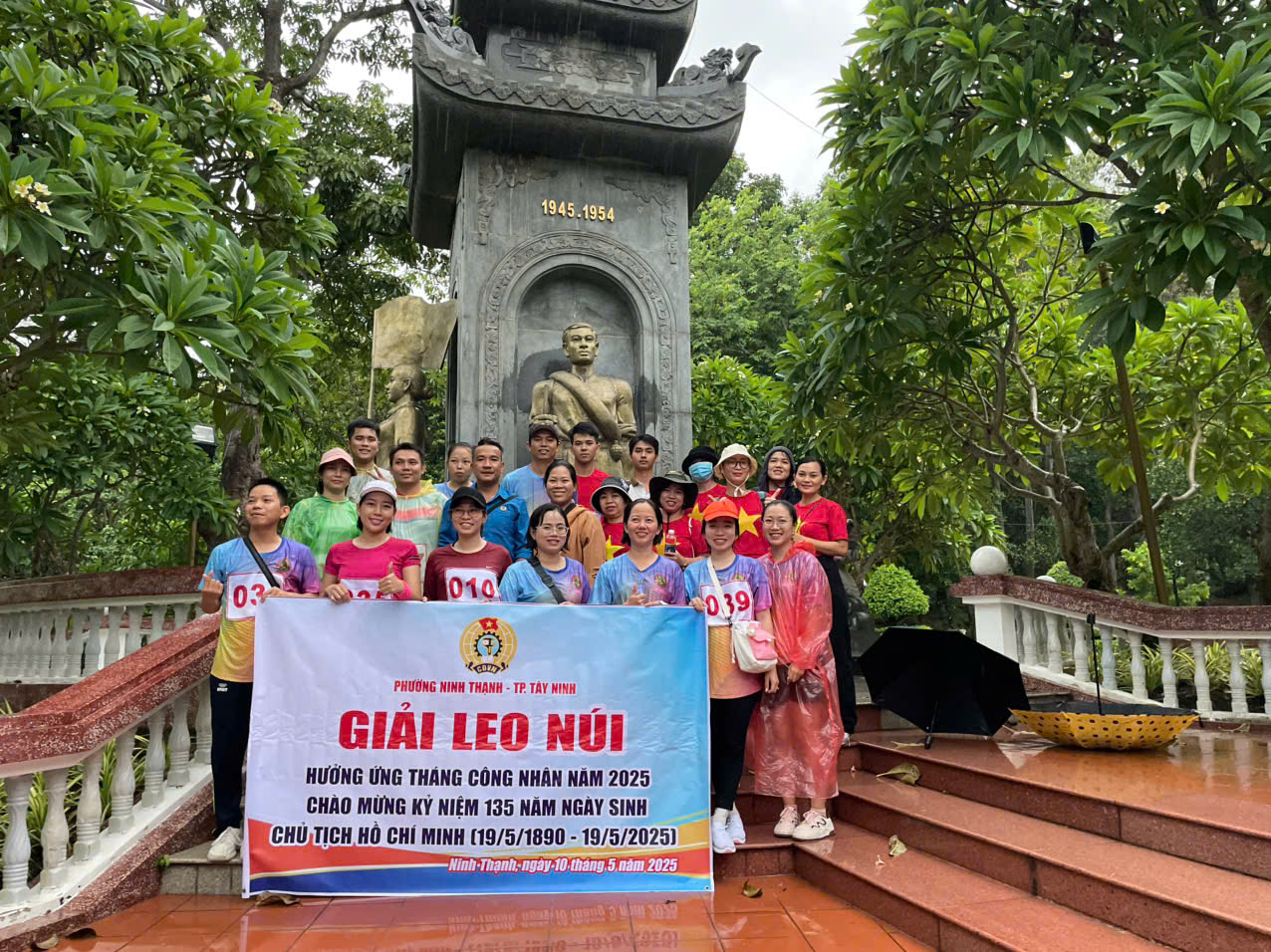 Công đoàn cơ sở phường Ninh Thạnh tổ chức Giải leo núi